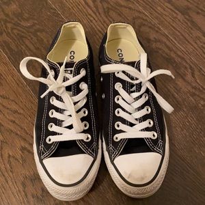 Black low top converse sneakers